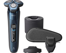 Shaver series 7000 Wet and Dry electric shaver S7783/78