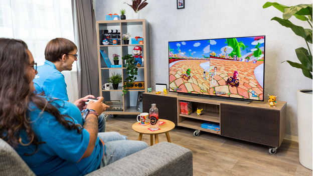 Can you play a nintendo switch on a clearance tv