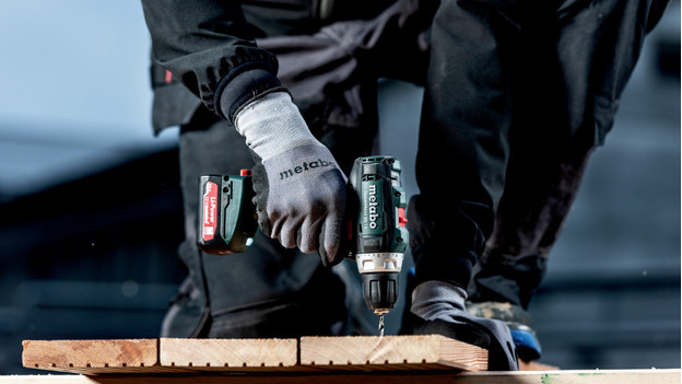 Cordless battery drill hot sale