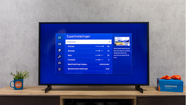 Pas de helderheid van je tv aan