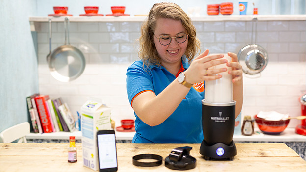 NutriBullet Balance Is a Smart Blender that Shows Nutrition Information