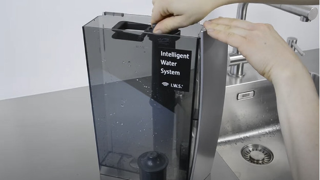 Rinse the water filter