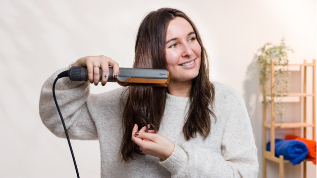 Hair straightener