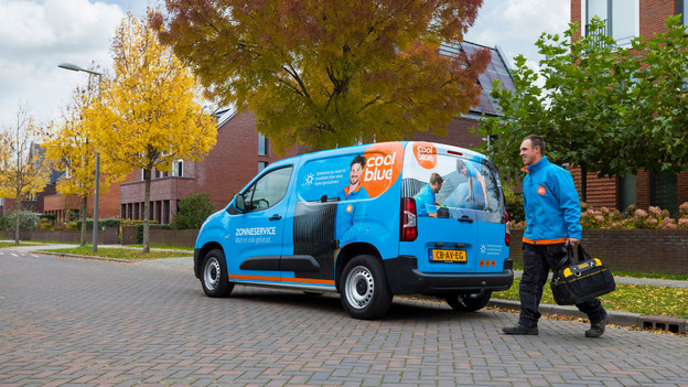 Coolblue van in fall