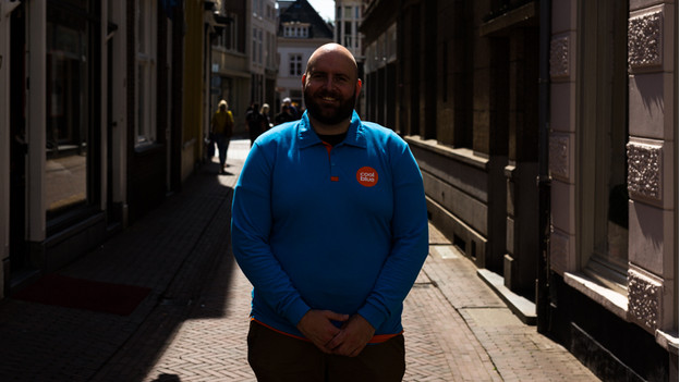 Silhouet from woman on a sunny destination