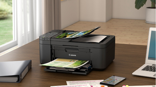 all-in-one canon printer met ADF op tafel