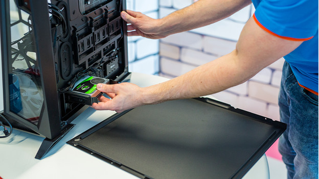 How do you install a 2.5-inch SSD in a desktop? - Coolblue - anything ...