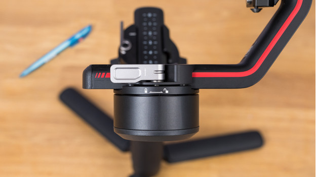 Balance the gimbal roll axis