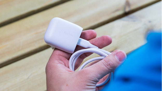 Can i use online airpods charger for iphone