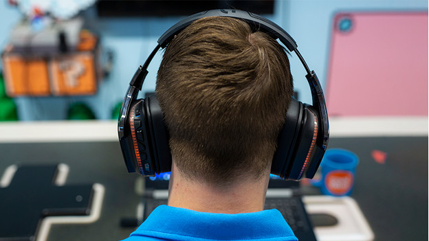 Logitech G935 Headset Review: Wireless Gaming Done Right