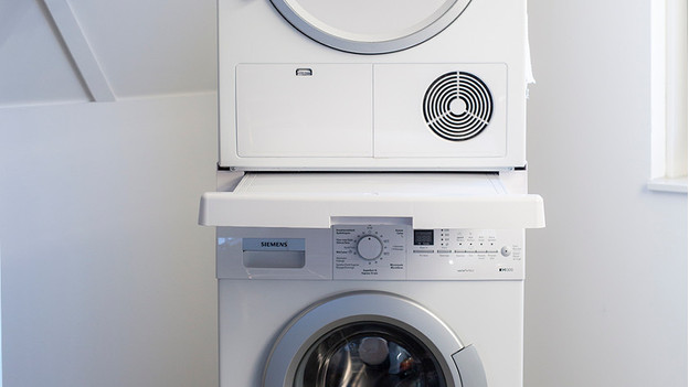 controleren fluctueren Symfonie Hoe zet je je wasdroger op je wasmachine? - Coolblue - alles voor een  glimlach