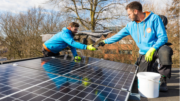 Zonnepanelen schoonmaken