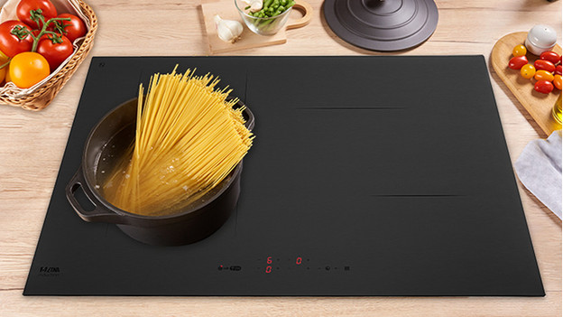 Cooktop with pan