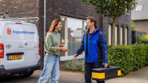 Hoppenbrouwers installeert zonnedak