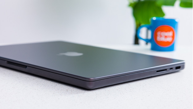 MacBook Pro (Apple M3 Pro) 16インチ 16インチMacBook Pro [整備済製品] 12コアCPUと18コアGPUを搭載