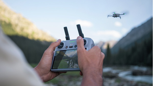 What does the flight range of my drone mean and what do I have to keep ...