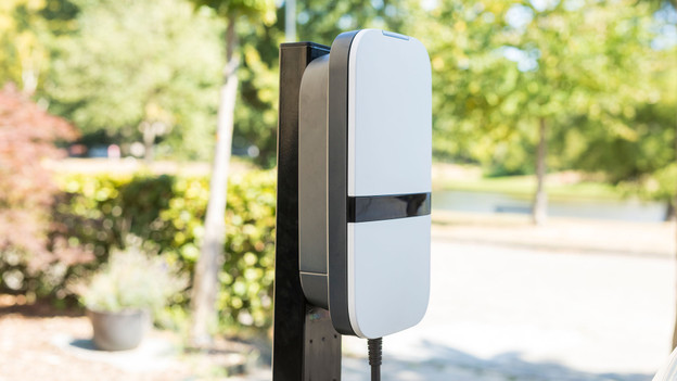 BlueBuilt charging station white