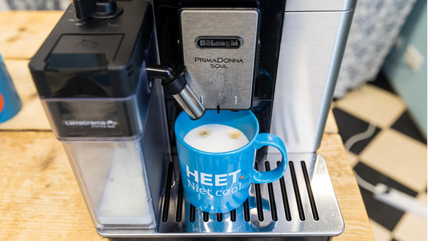 De'Longhi PrimaDonna Soul Makes Perfect Coffee at the Touch of a