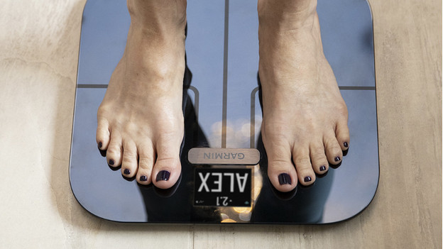 How do you perform a body analysis on your personal scale? - Coolblue ...