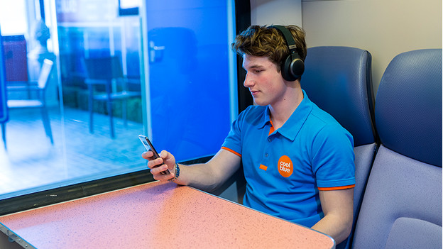 Get started with your JBL headphones Coolblue anything for a smile