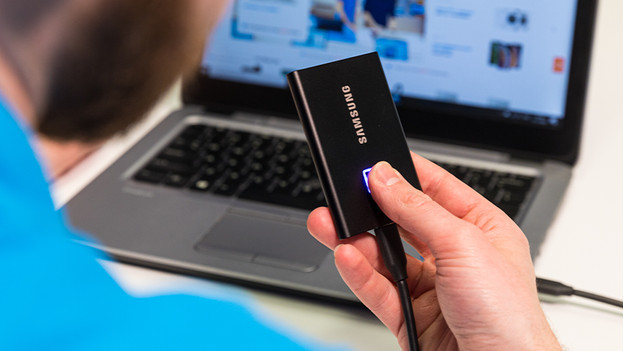 Expert review: Samsung T7 Touch Portable SSD - Coolblue - anything for a  smile
