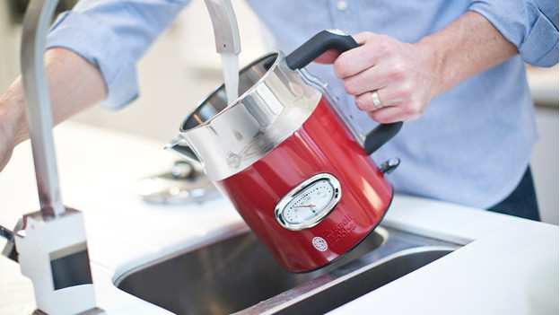 Descaling an on sale electric kettle