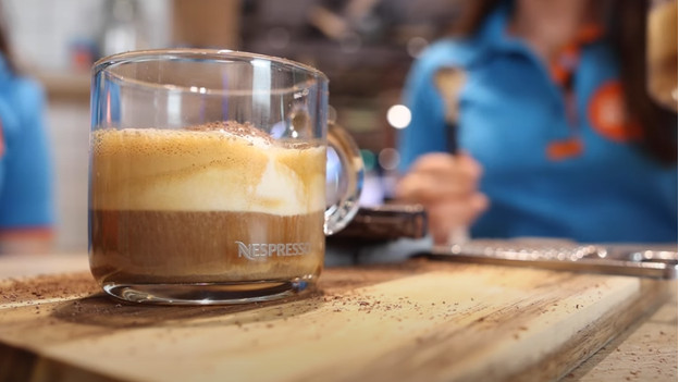 How do you prepare coffee recipes with a Nespresso Vertuo? - Coolblue -  anything for a smile