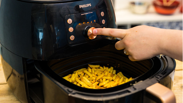 airfryer met friet en automatische programma's