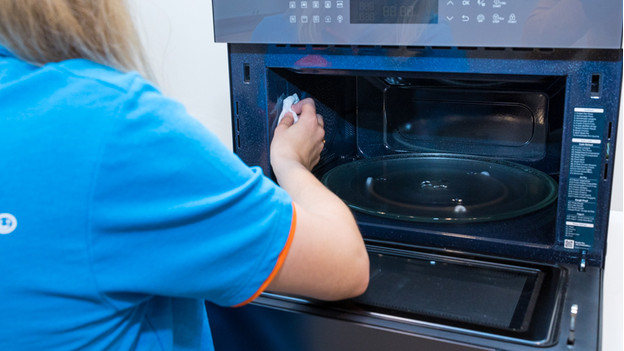 hoe maak ik magnetron schoon
