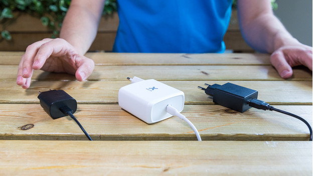 Comment choisir un chargeur Apple iPhone 14 ? - Coolblue - tout