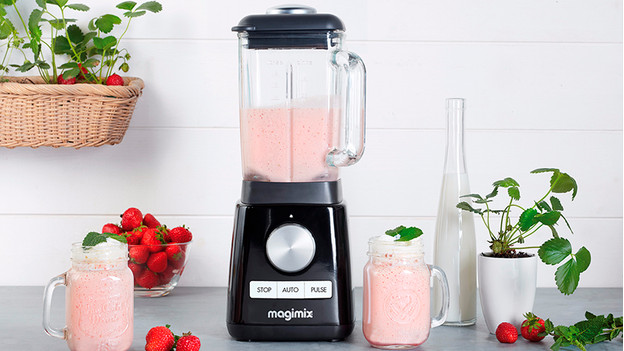 Blender with smoothie