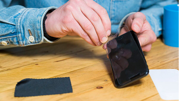 Screenprotector plakken voor je bedrijf