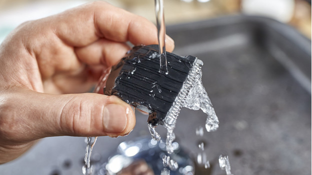 Trimmer mesjes afspoelen