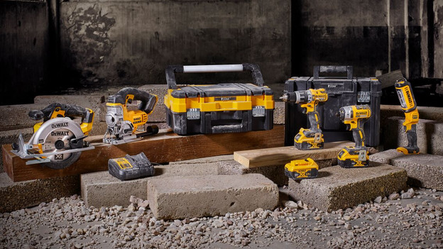 Dewalt 18v xr online range