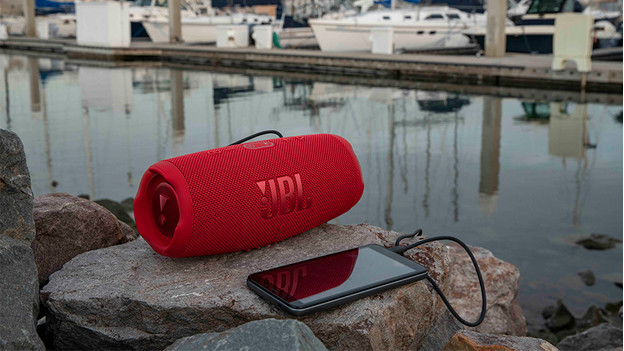 Expert review JBL Charge 5 - Coolblue - anything for a smile