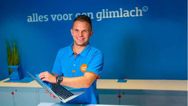 Coolblue'er met laptop