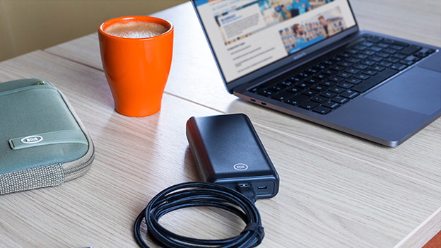 Charge a laptop with USB-C connector with a power bank