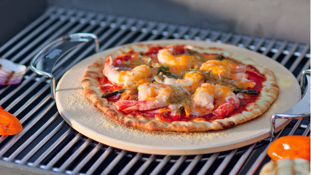 Aanzetten antwoord Absorberen Hoe gebruik je een pizzasteen op je barbecue? - Coolblue - alles voor een  glimlach