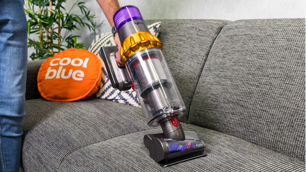 Screw-shaped mini turbo brush