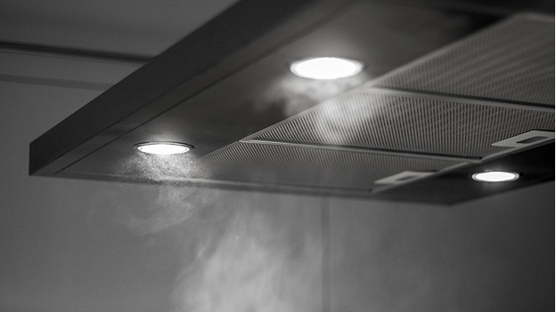 How do you calculate the extraction rate of your range hood