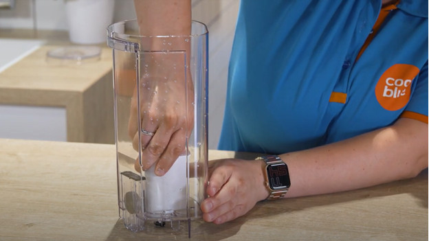 Rinse the water filter