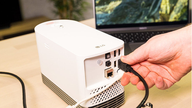 How do you connect a projector to your Apple MacBook? - Coolblue ...