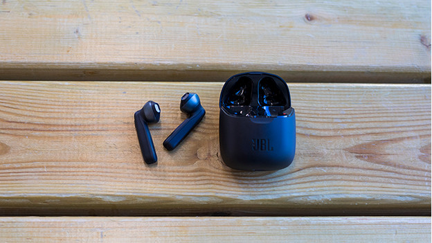 Jbl tune cheap 220 tws airpods