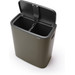 Brabantia Bo Touch Bin 2 x 30 Liter Platinum + Vuilniszakken (120 stuks) detail