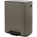 Brabantia Bo Pedal Bin 60 Liter Platinum + Vuilniszakken (120 stuks) detail