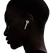 Apple AirPods 2 product in gebruik