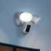 Ring Floodlight Cam Wired Pro Wit product in gebruik