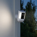 Ring Spotlight Cam Pro - Plug In - Wit product in gebruik