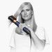 Dyson Airwrap Complete Long Volumise Blauw/Koper product in gebruik