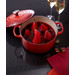 Le Creuset Signature Ronde Braadpan 26 cm Kersenrood product in gebruik